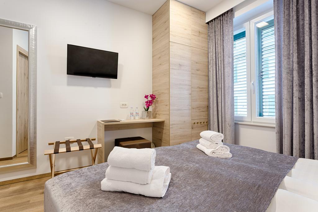 Central Pearl By Nono Ban Rooms สปลิท ภายนอก รูปภาพ