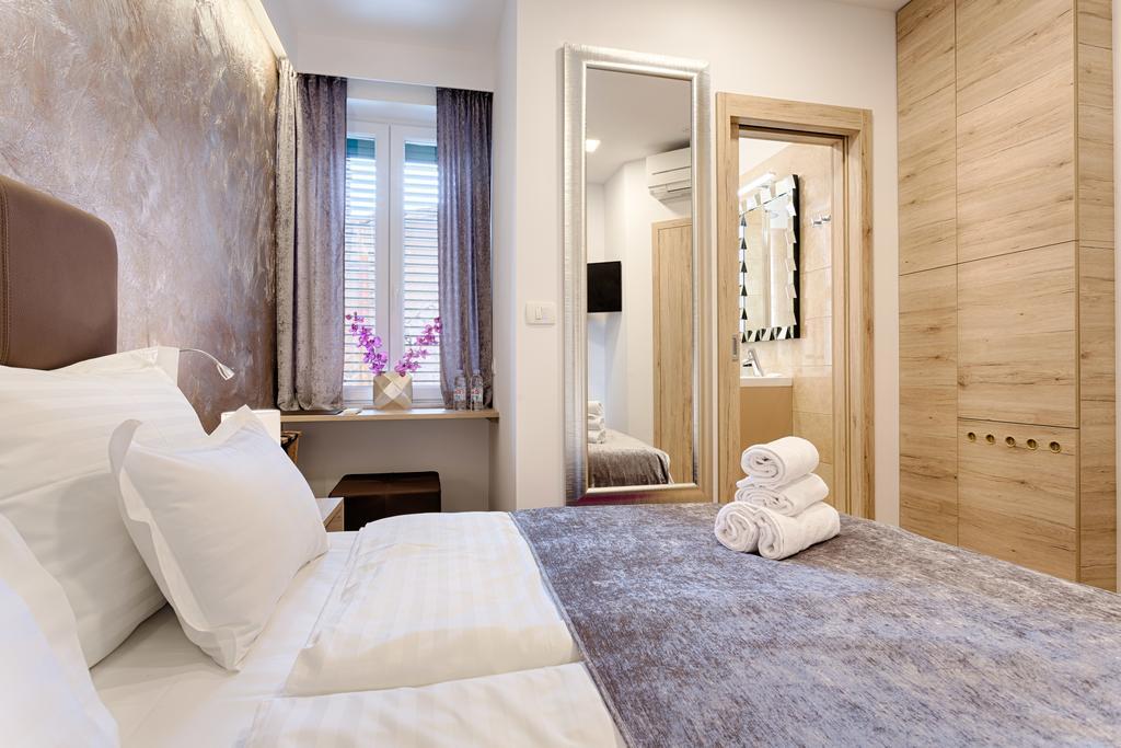 Central Pearl By Nono Ban Rooms สปลิท ภายนอก รูปภาพ